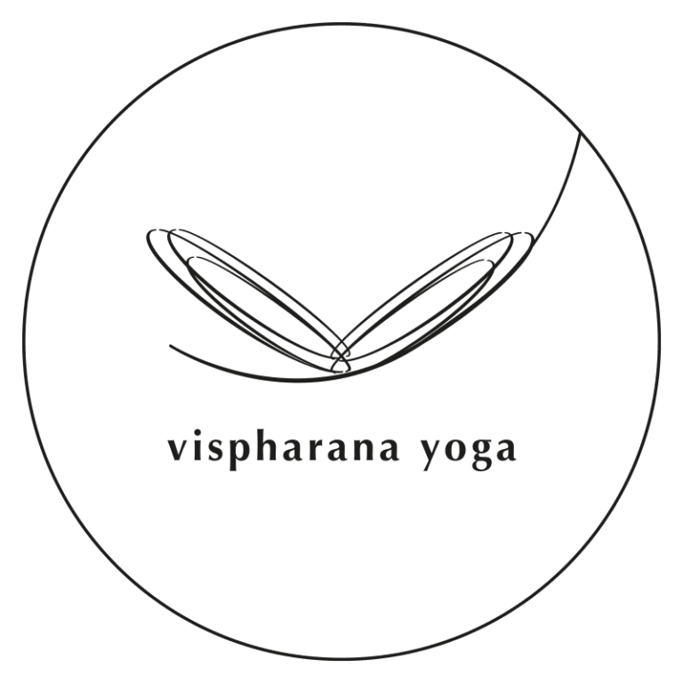 Logo von vispharana yoga in Potsdam mit dem Motto Entdecke und entfalte was dich beflügelt.