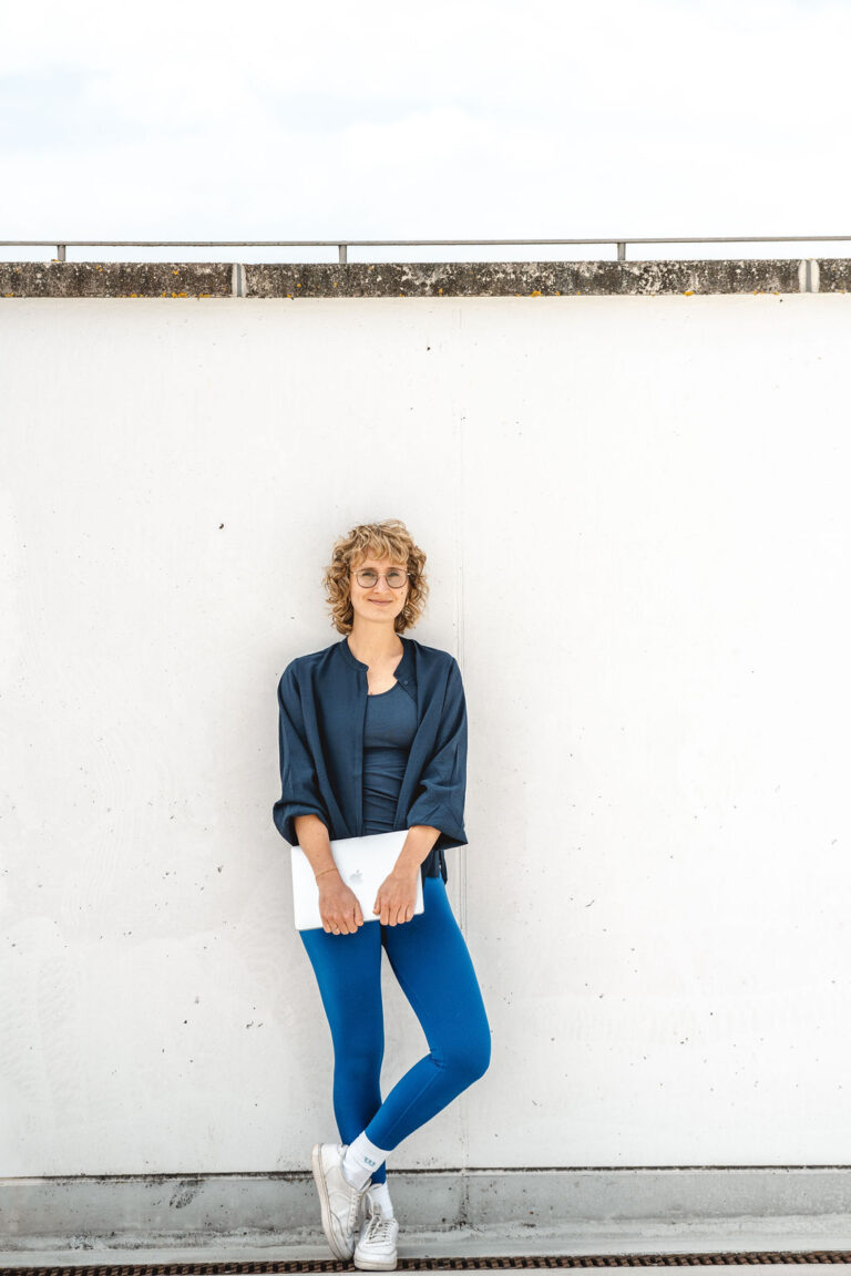 Marie Rohde von vispharana yoga in Potsdam – Business Yoga für achtsame Selbstführung und mentale Klarheit im Arbeitsalltag